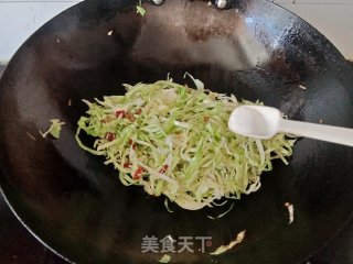 炝炒包菜的做法步调：4