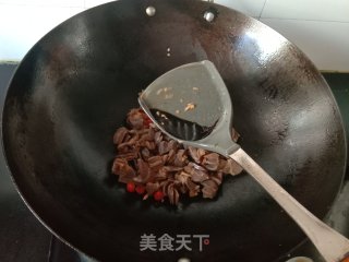 小炒鸡胗的做法步调：6