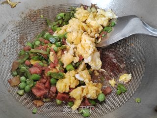 收里葱花饼的做法步调：7