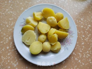喷鼻煎土豆鸡胸肉的做法步调：4