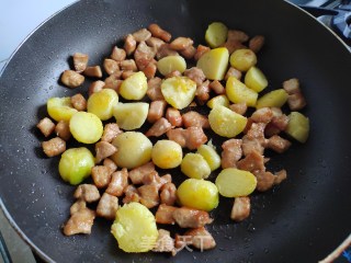 喷鼻煎土豆鸡胸肉的做法步调：6