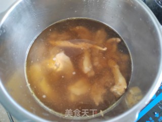 人参鹿茸炖鸡汤的做法步调：4