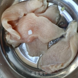 煎鸡胸肉拌黄瓜的做法步伐
：5