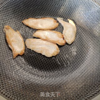 煎鸡胸肉拌黄瓜的做法步伐
：11