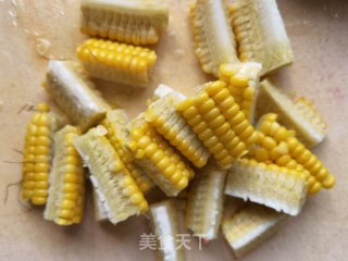 麻辣虾尾烧玉米的做法步调：1