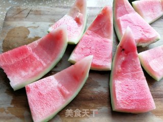 西瓜皮糖的做法步调：1