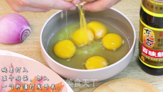 洋葱炒蛋的做法步调：2