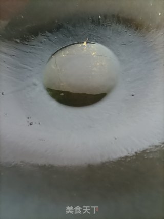 喷鼻菇炒油菜的做法步调：3