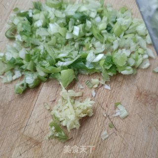 金针菇肉馄饨的做法步调：1