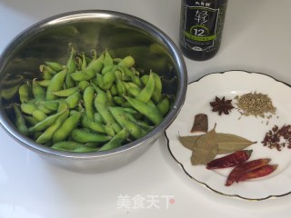 五喷鼻毛豆的做法步调：1