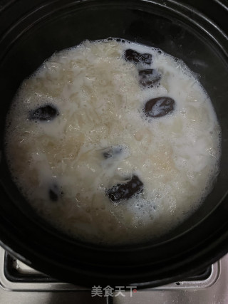 牛奶银耳羹的做法步调：9