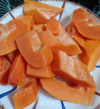 木瓜桃胶白角米炖牛奶的做法步调：4