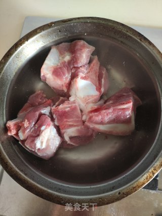 蕃茄玉米土豆扇骨汤的做法步伐
：2
