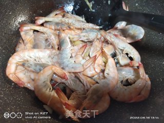 白烧基围虾的做法步伐
：6