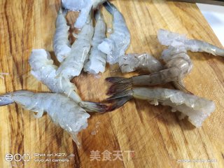 粉丝蒜蓉蒸虾的做法步调：1