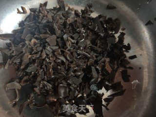 猪肉韭菜三陈火饺的做法步调：4