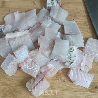 糖醋鱼块的做法步伐
：2