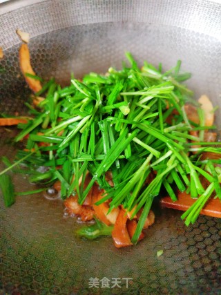 豆干炒韭菜的做法步调：8