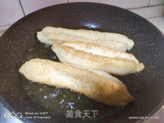 炸油条的做法步调：9
