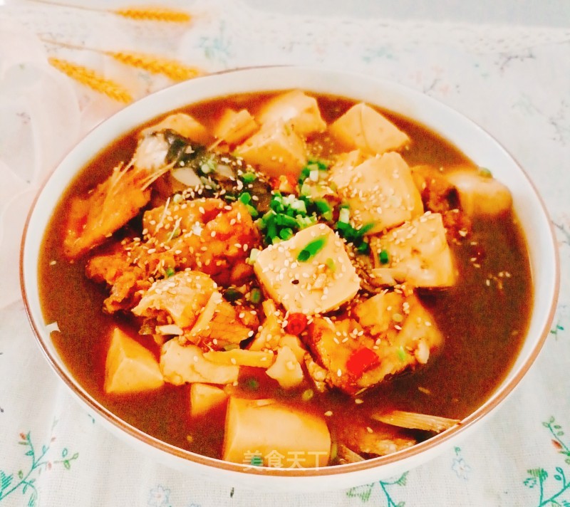 鱼头烧豆腐的做法