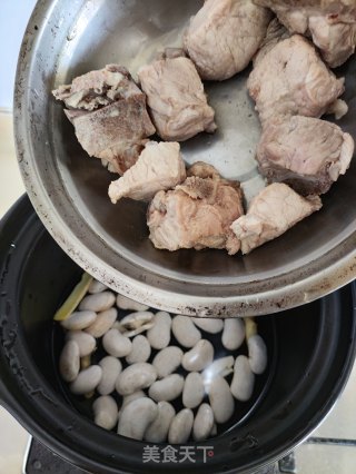 年夜云豆瑶柱龙骨粥的做法步调：5