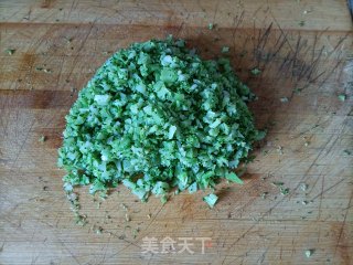 西兰花素馅火饺的做法步调：2
