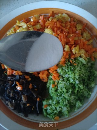 西兰花素馅火饺的做法步调：8