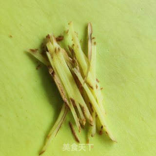 丝瓜炒鸡蛋的做法步调：3