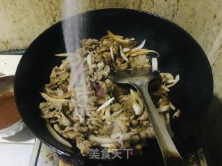 圆葱爆羊肉的做法步调：8