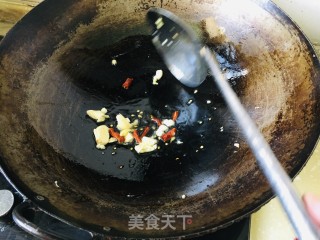 西葫芦木耳炒鸡蛋的做法步调：3