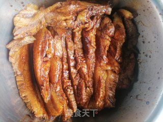梅菜扣肉的做法步调：10