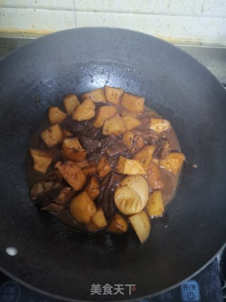 牛肉炖利剑萝卜的做法步调：5