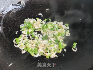 虾皮炒辣椒终的做法步调：2