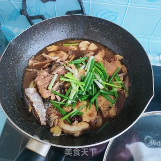 白烧草鱼块的做法步调：11