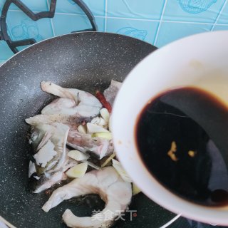 白烧草鱼块的做法步调：6