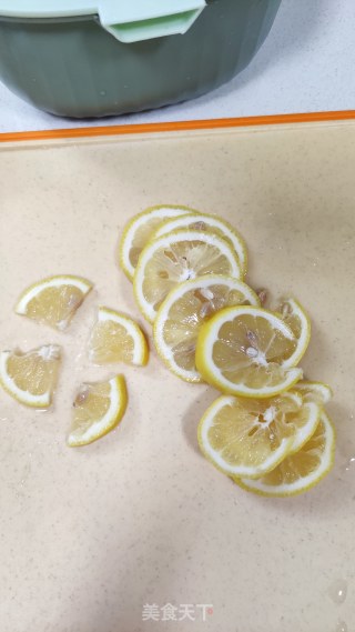 百喷鼻果柠檬茶的做法步调：2