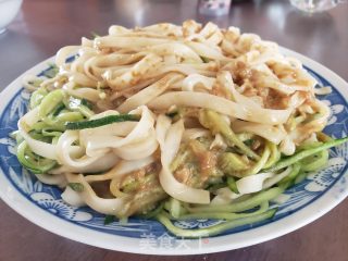 黄瓜丝蒜汁凉里的做法步调：9