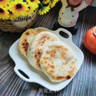 韭苔猪肉馅饼的做法步调：12
