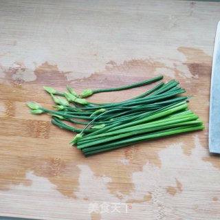 韭苔猪肉馅饼的做法步调：3