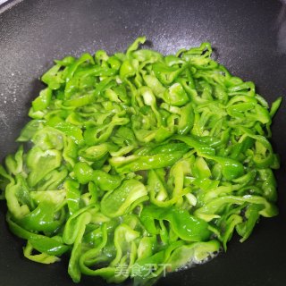 鸡蛋炒青椒的做法步调：6