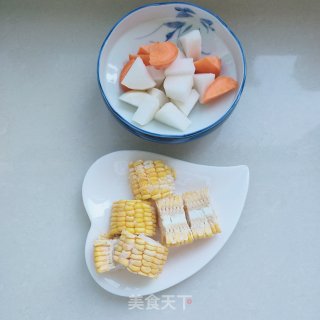 玉米鸡汤的做法步调：3
