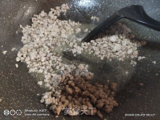 萝卜干炒肉终的做法步调：2
