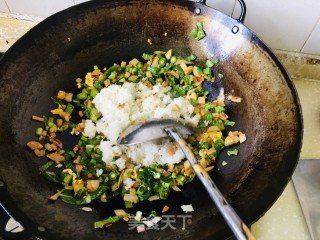 菜心炒米饭的做法步调：5