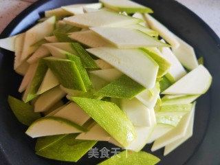 西葫芦炒肉片的做法步调：2
