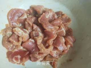 西葫芦炒肉片的做法步调：1