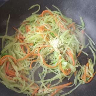 莴苣胡萝卜炒鲍鱼的做法步调：6