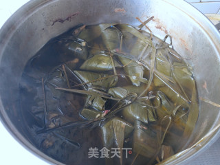 咸蛋黄陈肉粽的做法步调：9