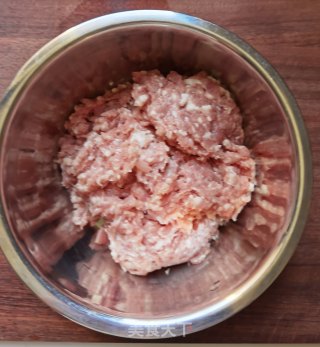 糯米喷鼻菇肉馅丸子的做法步调：2