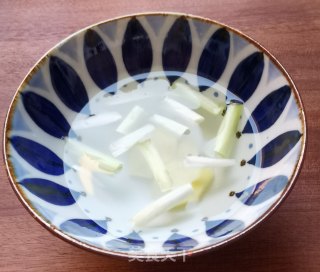 糯米喷鼻菇肉馅丸子的做法步调：4