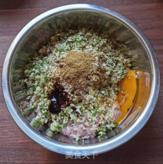 糯米喷鼻菇肉馅丸子的做法步调：5